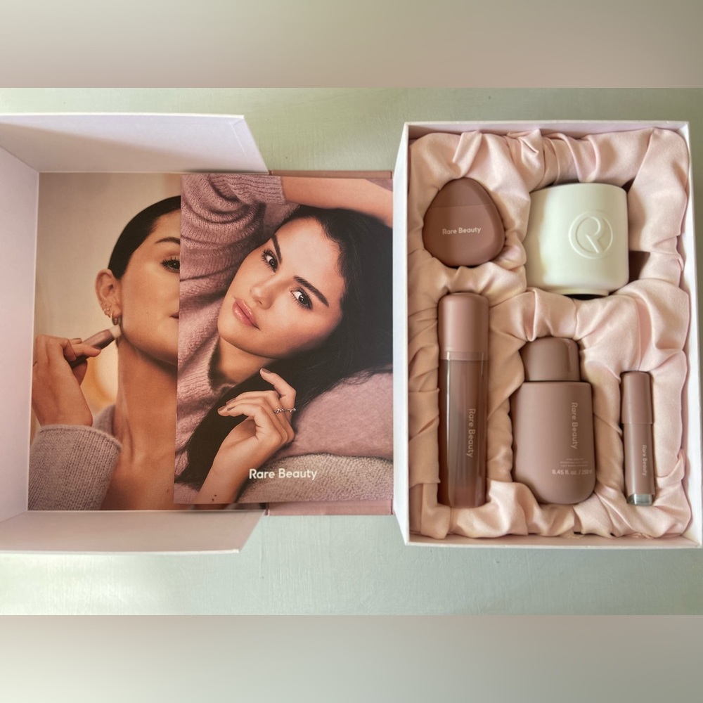 NWT RARE BEAUTY FIND COMFORT COLLECTION COLLECTORS BOX